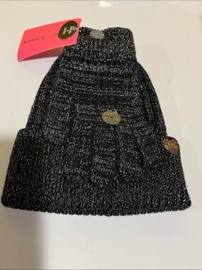 NWT Betsey Johnson set of beanie & gloves.
